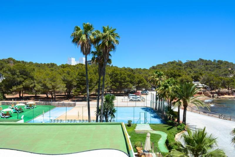 Catalonia Ses Estaques - Adults Only Hotel ซานตาเอวเลเรียเดสริว ภายนอก รูปภาพ